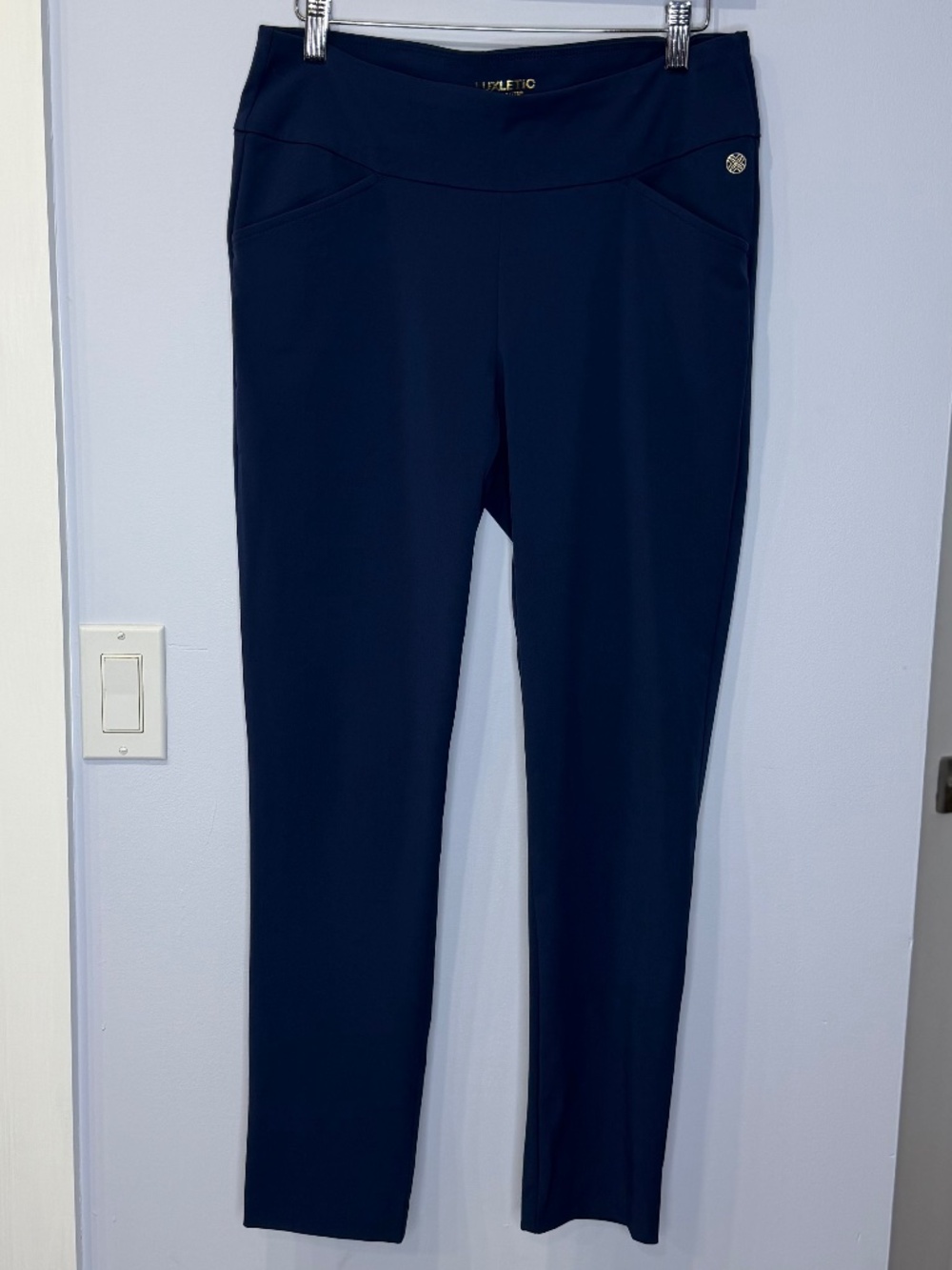 Lilly Pulitzer Pull-on Navy Luxletic Corso Pant.  Size 8. Like new!